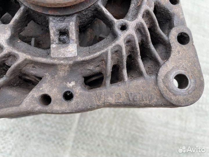 Генератор Volkswagen Passat B3 1.8