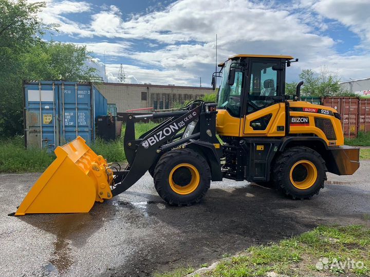 Фронтальный погрузчик BIZON 925, 2023