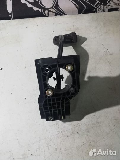 Педаль тормоза Mercedes W220