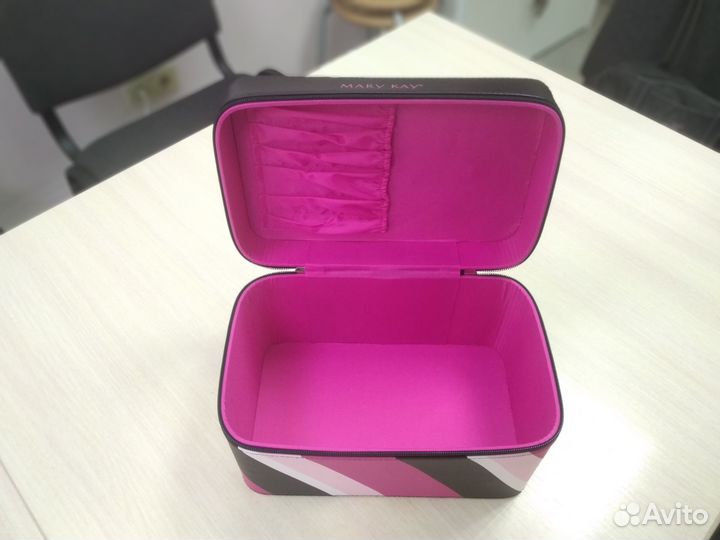 Продам кейс для косметики