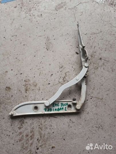 Петля крышки багажника левая BMW E46