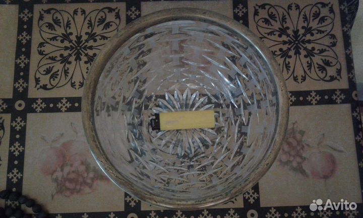 Хрустальный салатник с мельхиоровым ободком