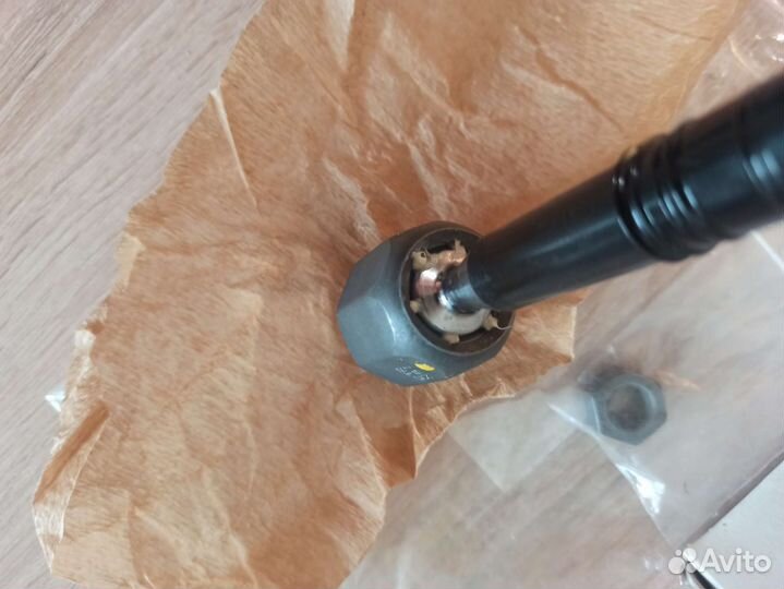 Тяга рулевая Велар