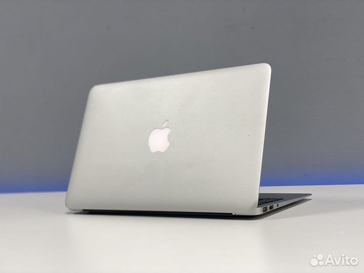 MacBook Air с Core i5 и SSD для учёбы и офиса