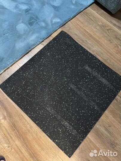 Антивибрационный коврик 60*60