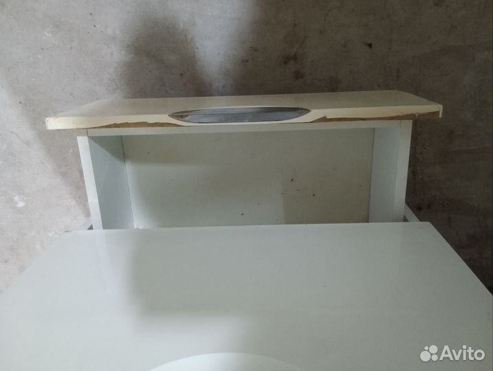 Раковина с тумбой в ванную