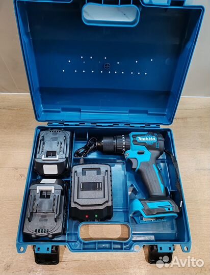 Бесщеточный шуруповерт Makita 6 а/ч