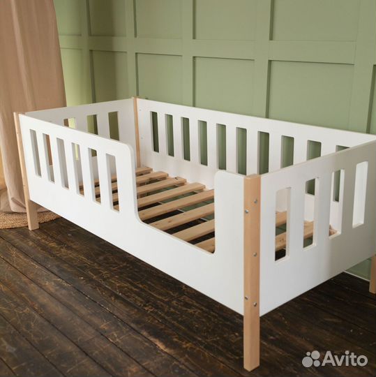 Детская кровать с матрасом