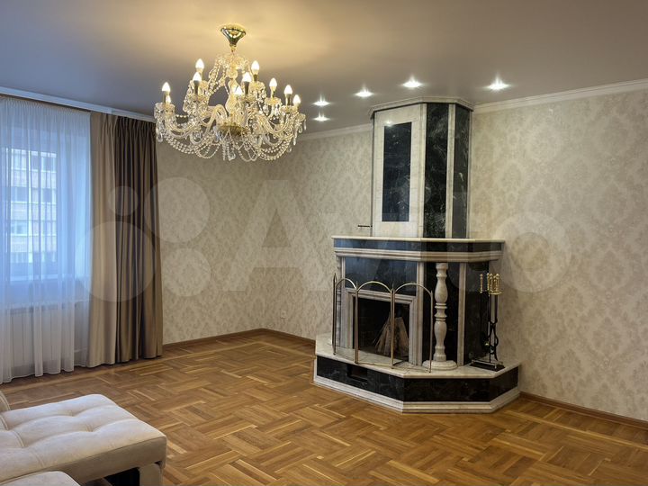 3-к. квартира, 105,8 м², 3/9 эт.