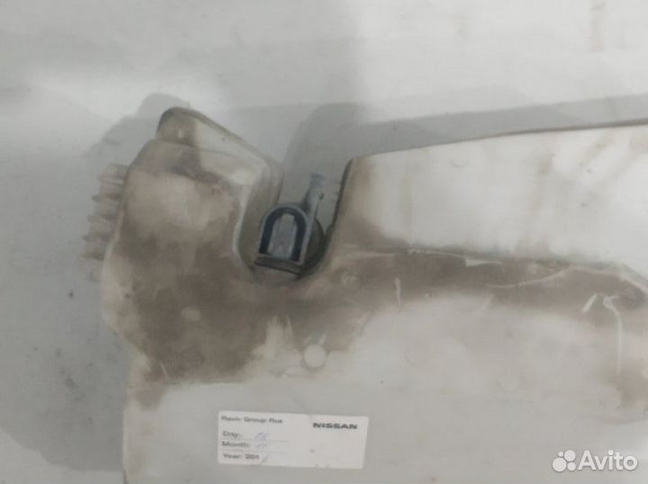 Бачок омывателя лобового стекла Nissan Almera G15