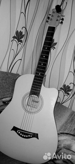 Акустическая гитара