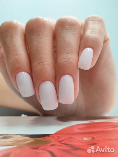 Модель на маникюр