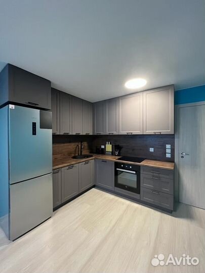 Кухня с фрезерованными фасадами/ кухня на заказ