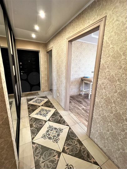 2-к. квартира, 67,1 м², 6/10 эт.