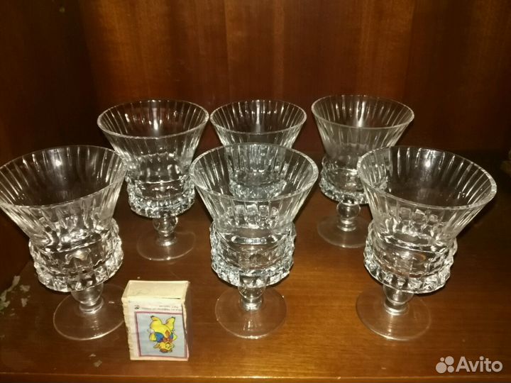 Бокалы из хрусталя