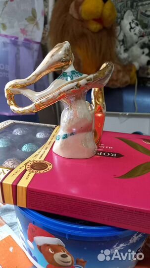 Фарфоровая статуэтка 