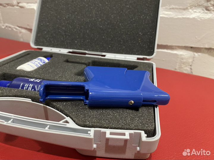 Пистолет для прокола ушей