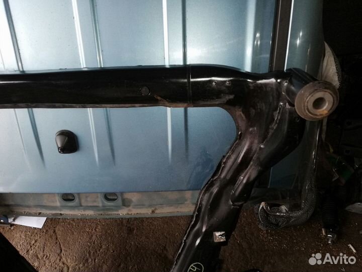 Подрамник двигателя ниссан х-трейл т 31 MR20