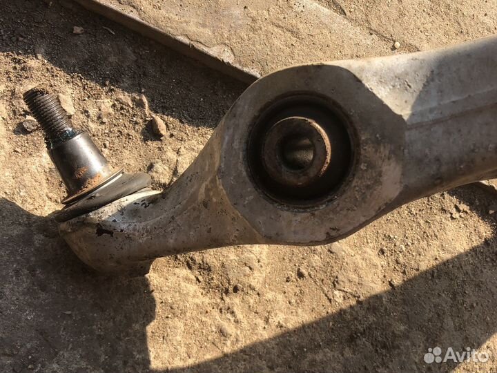 Рычаг передней нижний левый audi Q7 4L