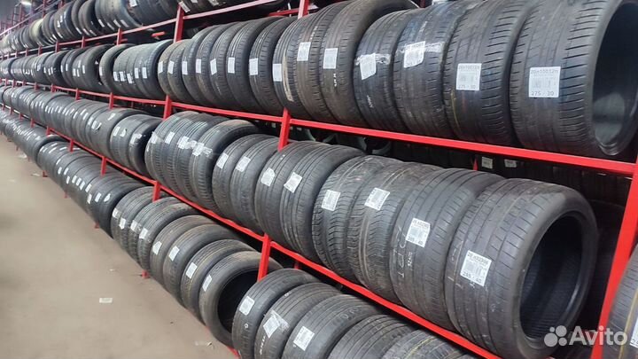 Nokian Tyres Hakka Black 2 SUV 265/40 R21 104Y