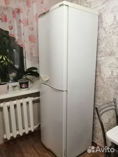Холодильник атлант бу