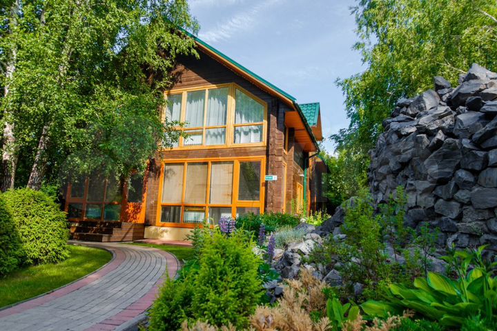 Коттедж 235 м² на участке 100 сот.