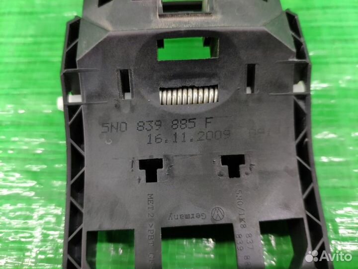 Кронштейн ручки двери лев. зад. Volkswagen Tiguan