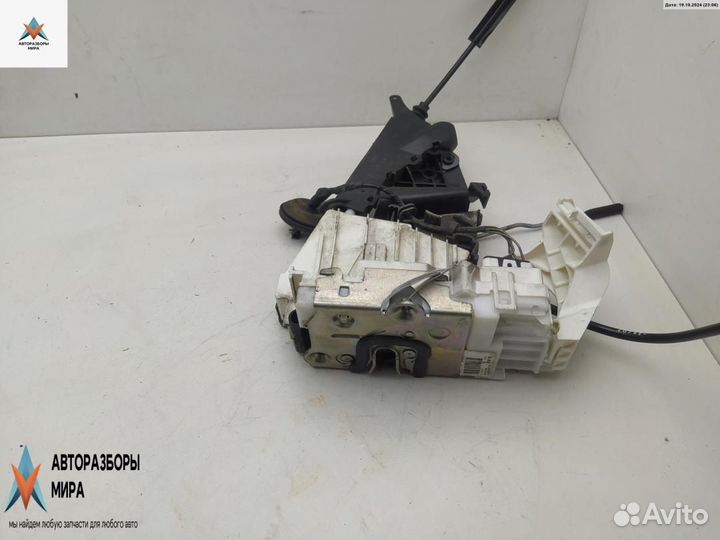 Замок двери задней левой Mercedes-Benz A-Класс