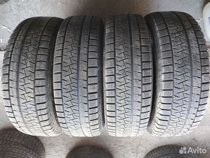 Pirelli Ice Asimmetrico 225/65 R17