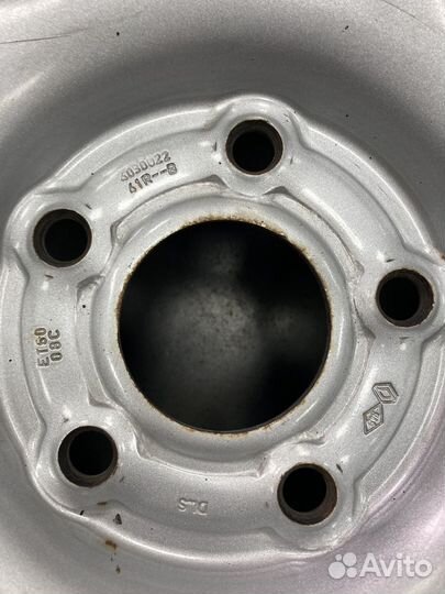 Штампованый диск на Renault Duster R16