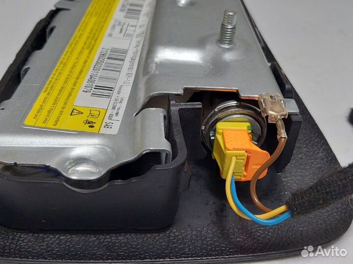 Подушка безопасности в сиденье передняя правая