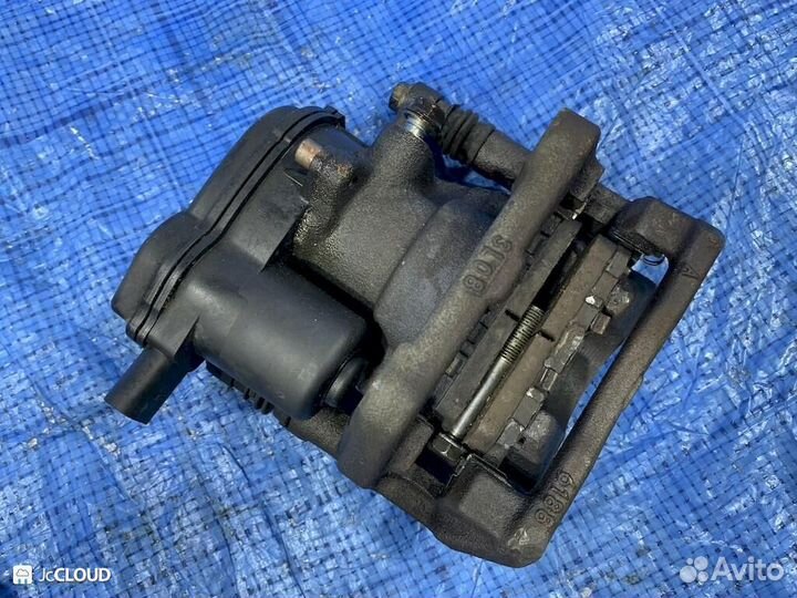 Тормозные колодки на honda vezel RU4 LEB