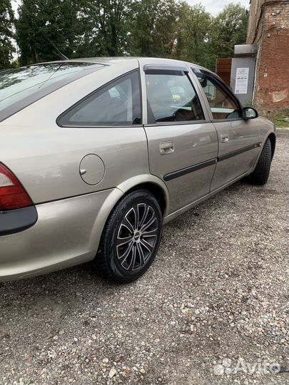 Opel Vectra 1.6 AT, 1997, 305 000 км