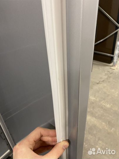 Холодильный шкаф carboma