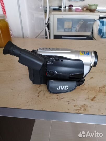 Цифровая видеокамера JVS