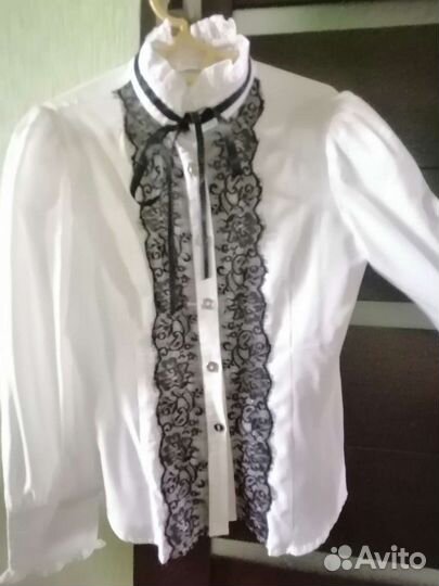Блузка белая