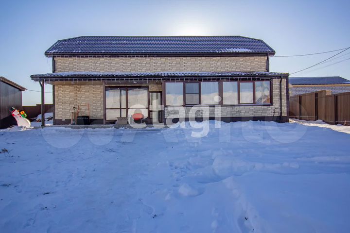 Коттедж 202,7 м² на участке 15 сот.