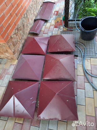 Колпаки на столбы забора