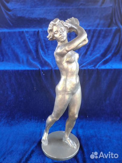 Скульптура Метательница диска. Дискоболка 33см