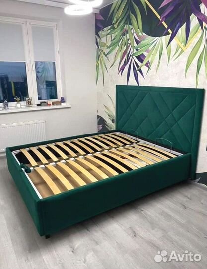 Кровать с подъемным механизмом