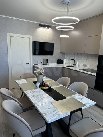 3-к. квартира, 79,7 м², 14/14 эт.