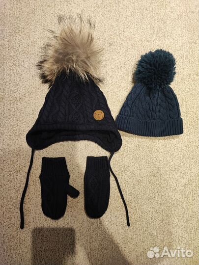 Комплект две шапки и варежки hm