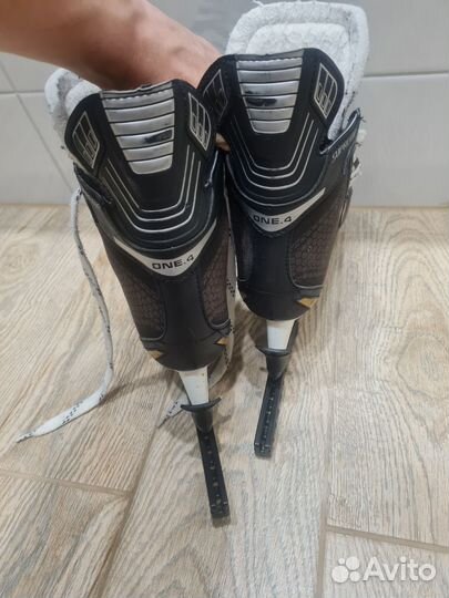 Хоккейные коньки Bauer