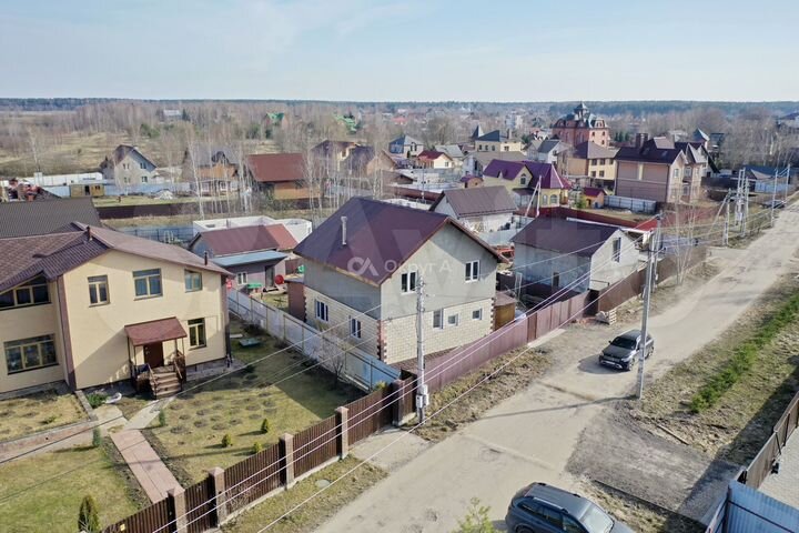 Дом 200 м² на участке 6 сот.