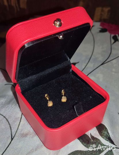 Золотые серьги