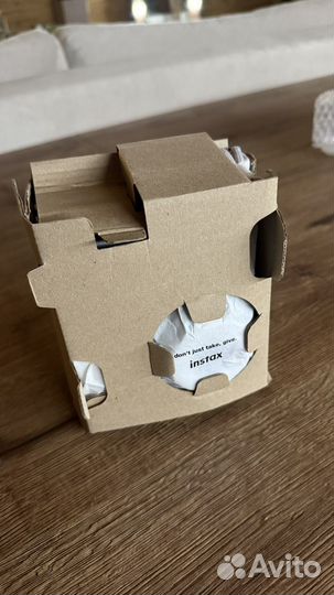 Фотоаппарат моментальной печати instax