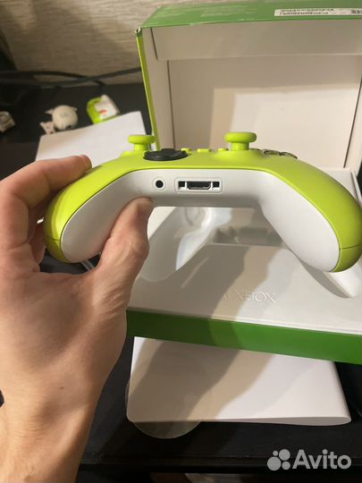 Геймпад xbox series electric volt