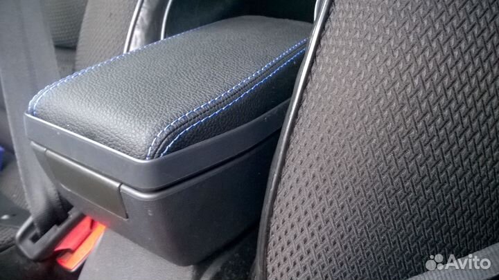 Подлокотник (бар ) Приора Кожа