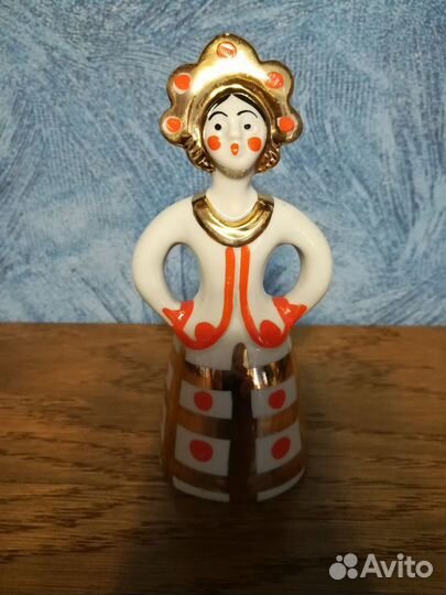 Фарфоровые статуэтки и фигурки