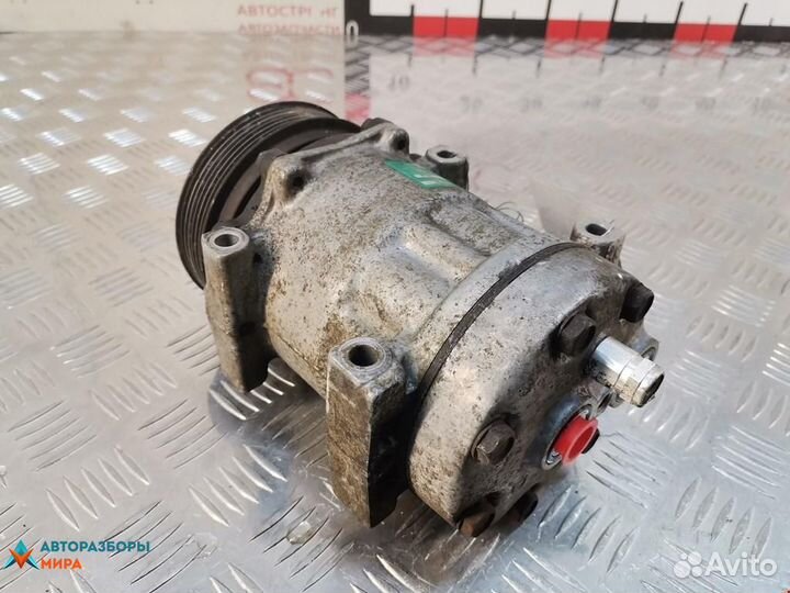 Компрессор кондиционера Volvo S40 рест. 2002